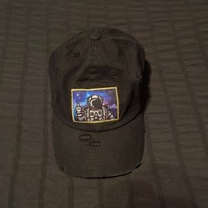 Kbethos hat